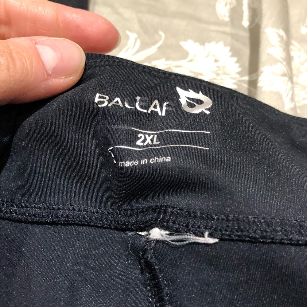 Baleaf black pocket crop leggings 2XL - Picture 3 of 5